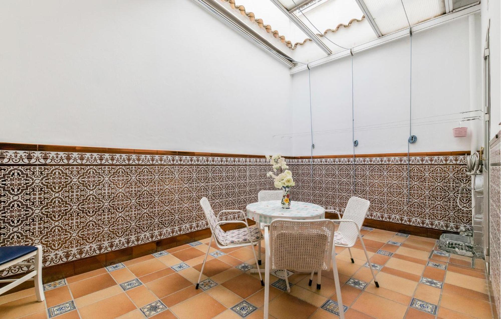 Cozy Apartment In Sevilla With Kitchen Eksteriør bilde