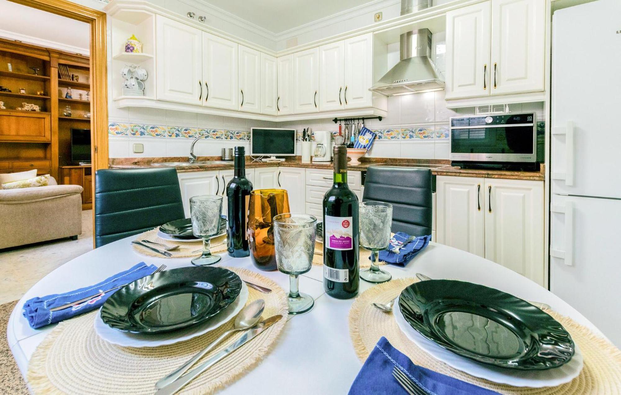 Cozy Apartment In Sevilla With Kitchen Eksteriør bilde